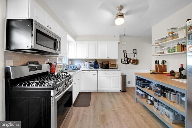 Building Photo - 10502 Glenhaven Dr