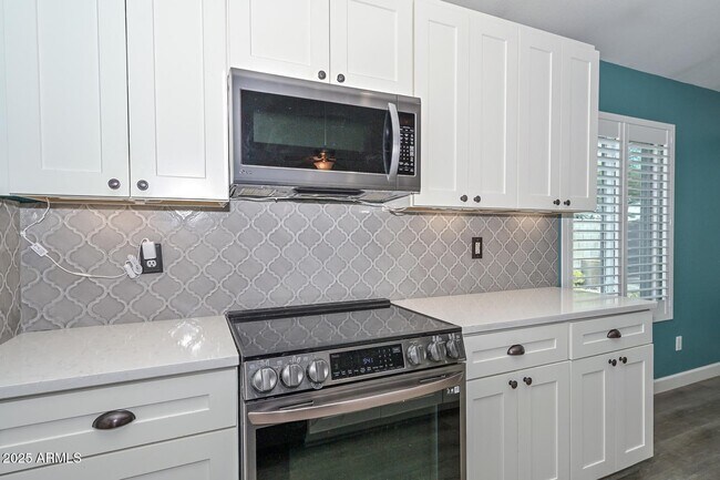 Building Photo - 18203 N 85th Dr