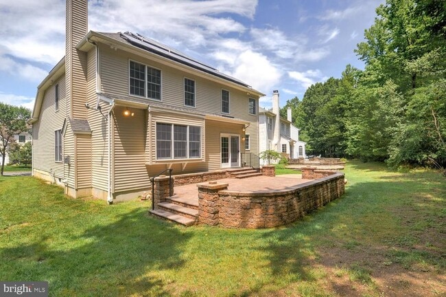 Building Photo - 45 Lockwood Dr