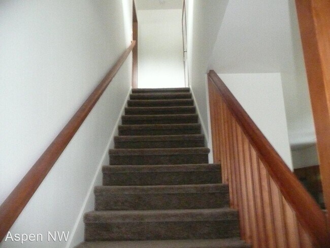 Building Photo - 14009 87th Ave Ct NW