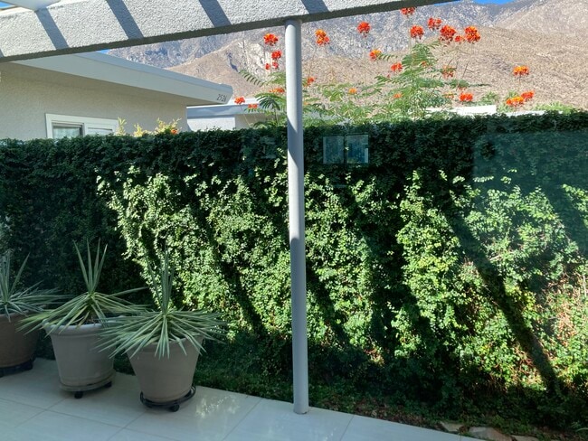 Building Photo - 2522 S Sierra Madre