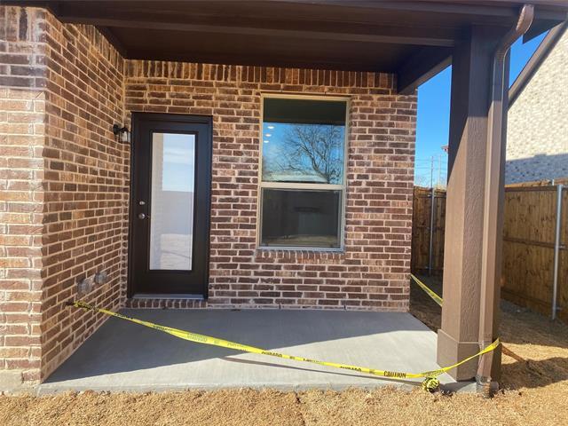 Building Photo - 1921 Emerald Vista Boulevard