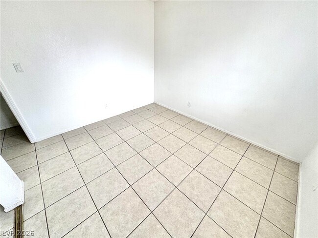Building Photo - 1608 Burningwood Ln