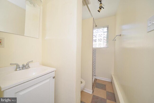 Building Photo - 3035 Hazelton St