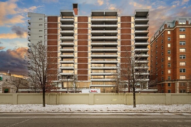 Building Photo - 566 Commonwealth Ave