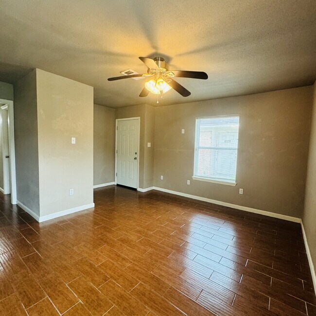 Building Photo - 2451 Clayborn