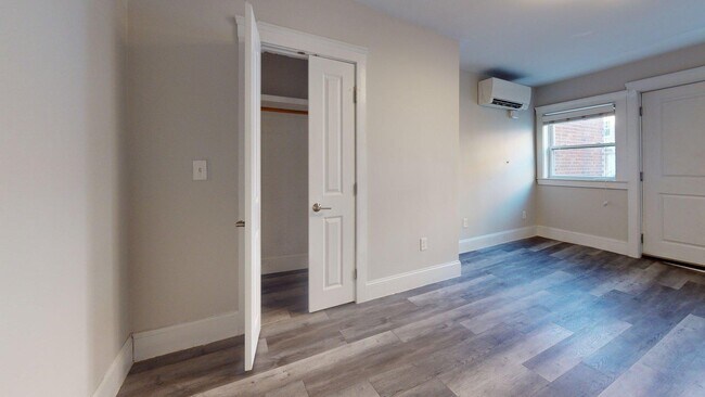 Building Photo - 108 Meridian St