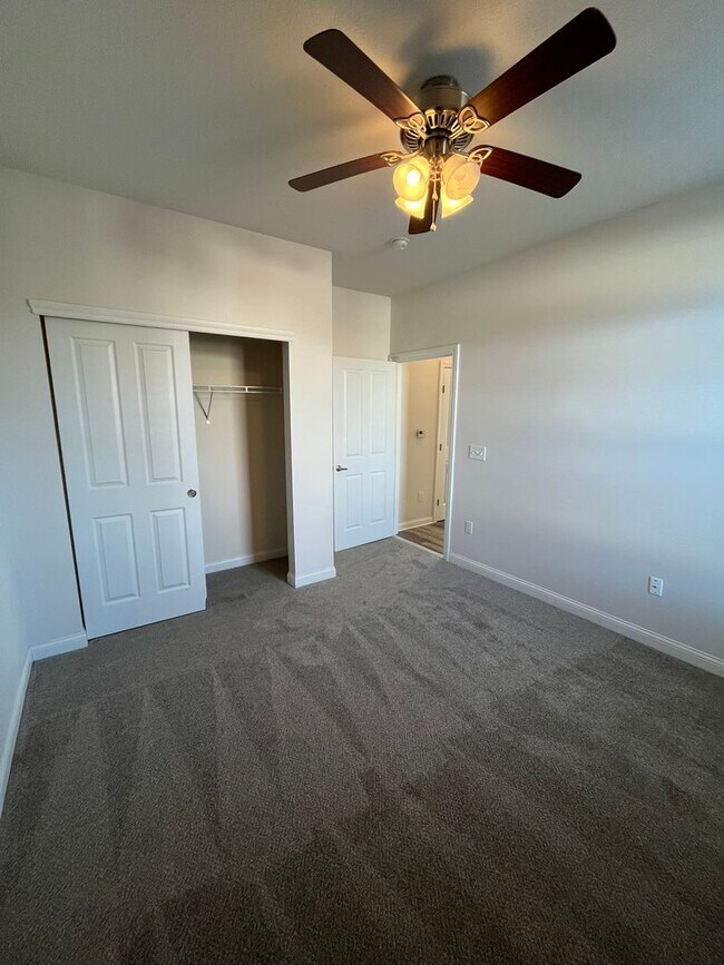 Building Photo - 2 Bedroom, 2 Bathroom Condo in The Woods a...