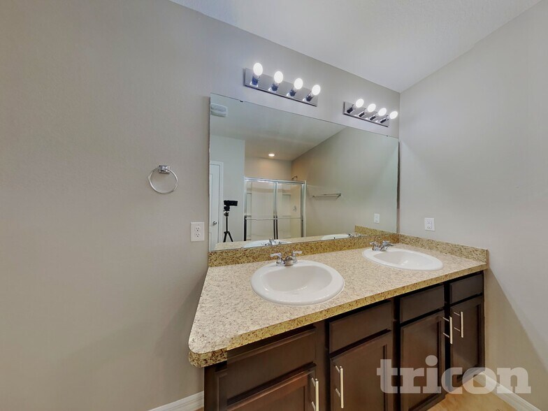 Building Photo - 530 Squires Grove Dr