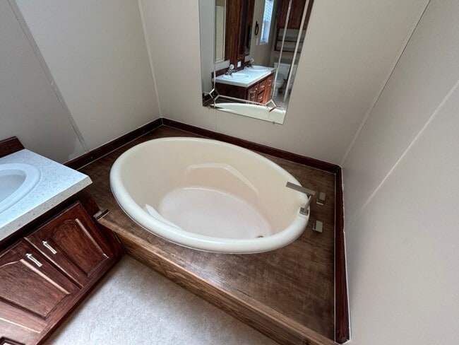 Building Photo - 3 Bedroom 2 Bath High-End Mobile Home with...