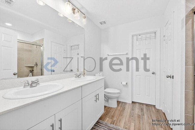 Building Photo - 2301 Vlg Crk Ln