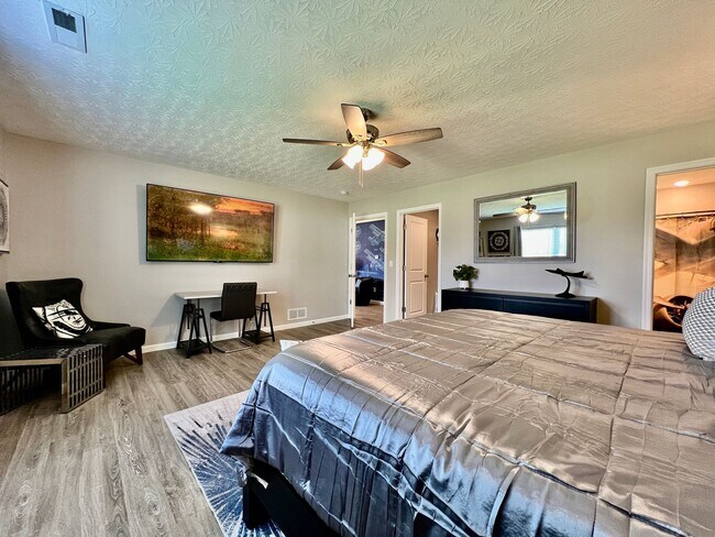 Building Photo - SkyHigh Retreat! Airplane themed escape in Trenton