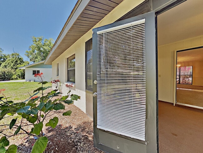 Building Photo - 5025 79th Ave Dr E