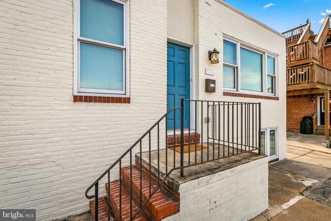 Building Photo - 600 N Linwood Ave