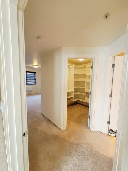 Building Photo - 780 NW 185th Ave