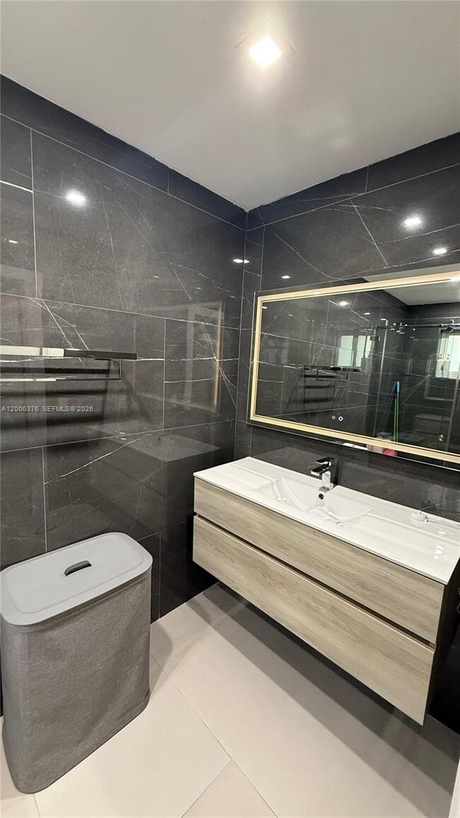 Building Photo - 9721 SW 162nd Ct