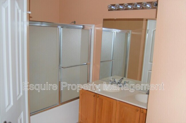 Building Photo - 1255 Jamaica Ln