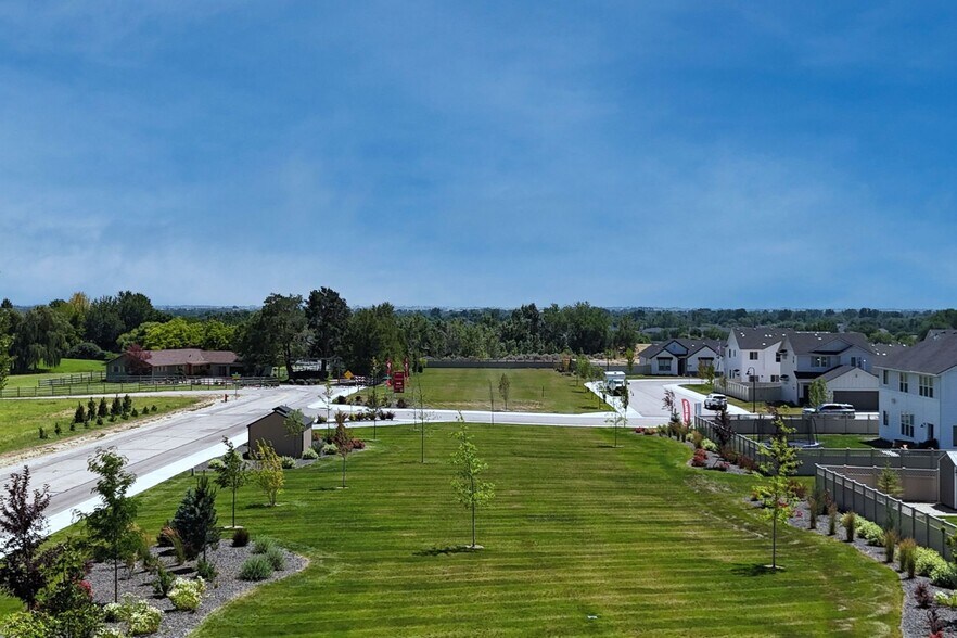 Building Photo - 10539 W Teratai St