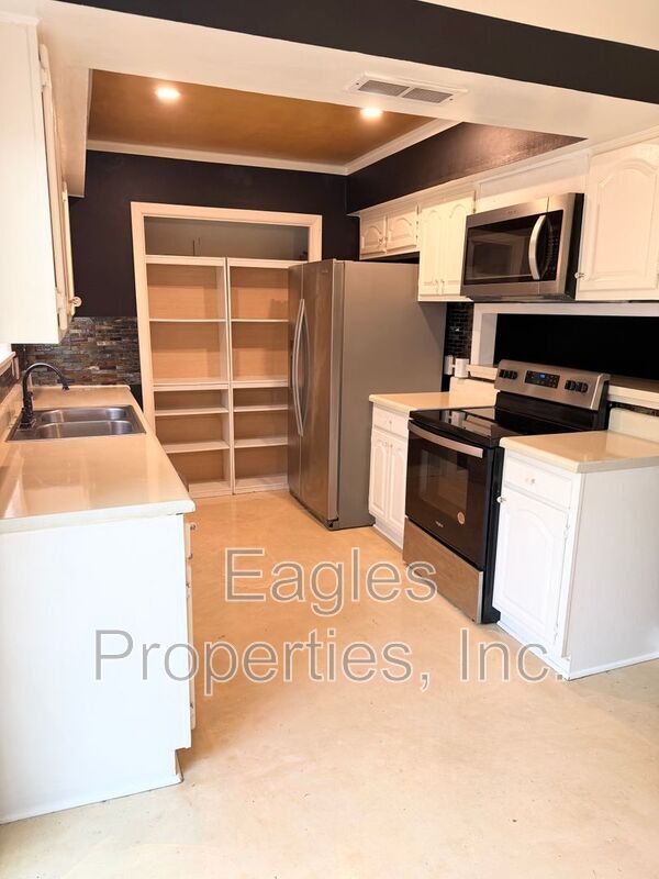 Building Photo - 1902 Harris St