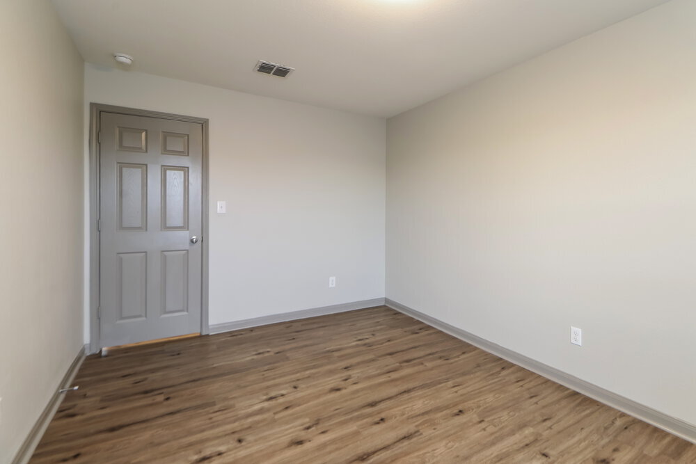Building Photo - 420 Sapphire Ln