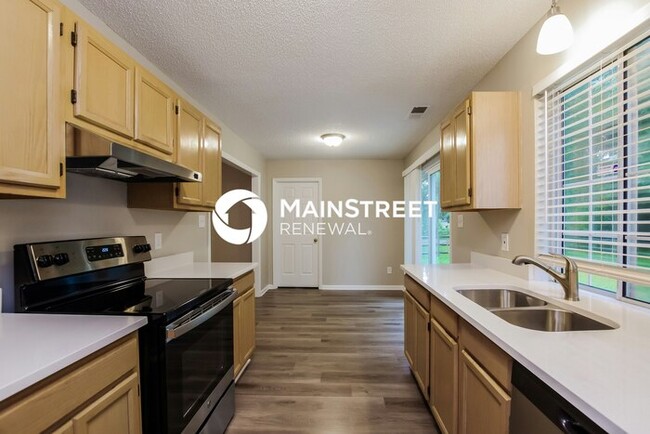 Building Photo - 13706 Poppleton Ct