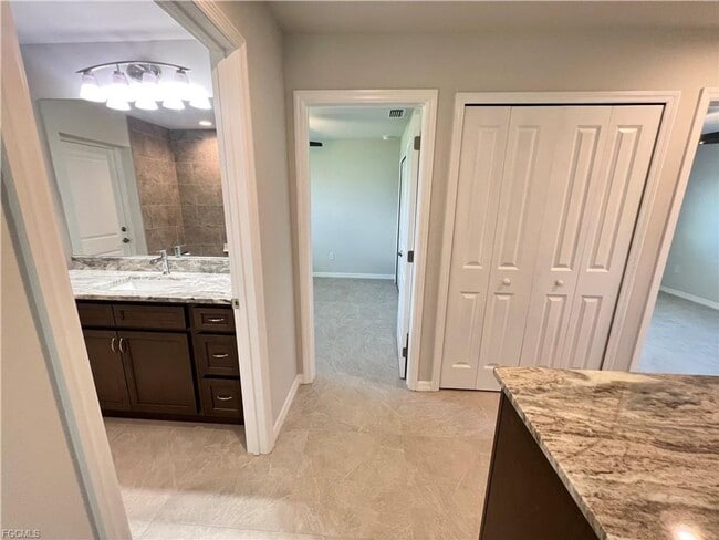 Building Photo - Stunning 4 Bed 3 Car Garage Home Available Now Near Burnt Store Rd