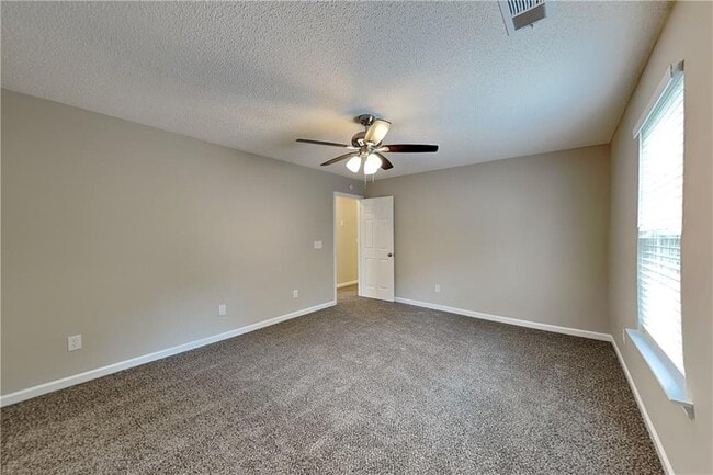 Building Photo - 1128 Grandview Cir