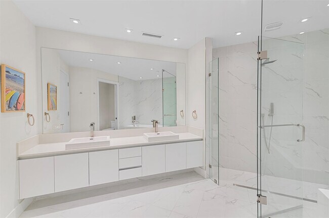 Building Photo - 3100 N Ocean Dr