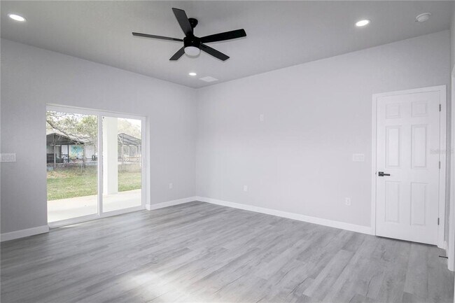 Building Photo - 769 Memorial Dr