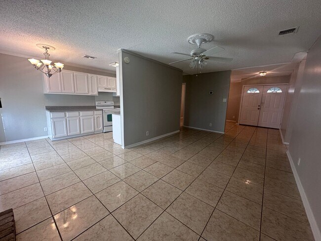 Building Photo - CUTE 3/2 NESTLED ON A CORNER LOT IN CONVER...