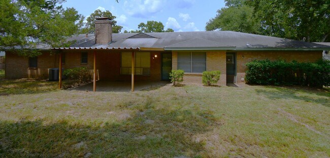 Building Photo - 3202 Autumn Leaves Dr