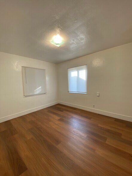 Building Photo - 3402 Mayfair Dr S