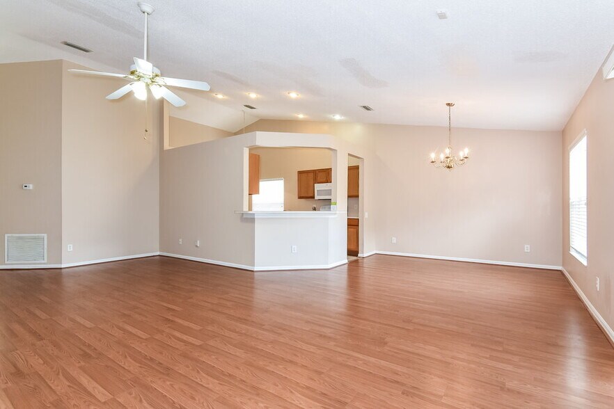 Building Photo - 12614 Midpointe Dr