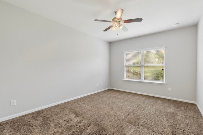 Building Photo - 12123 Parade Park Pl