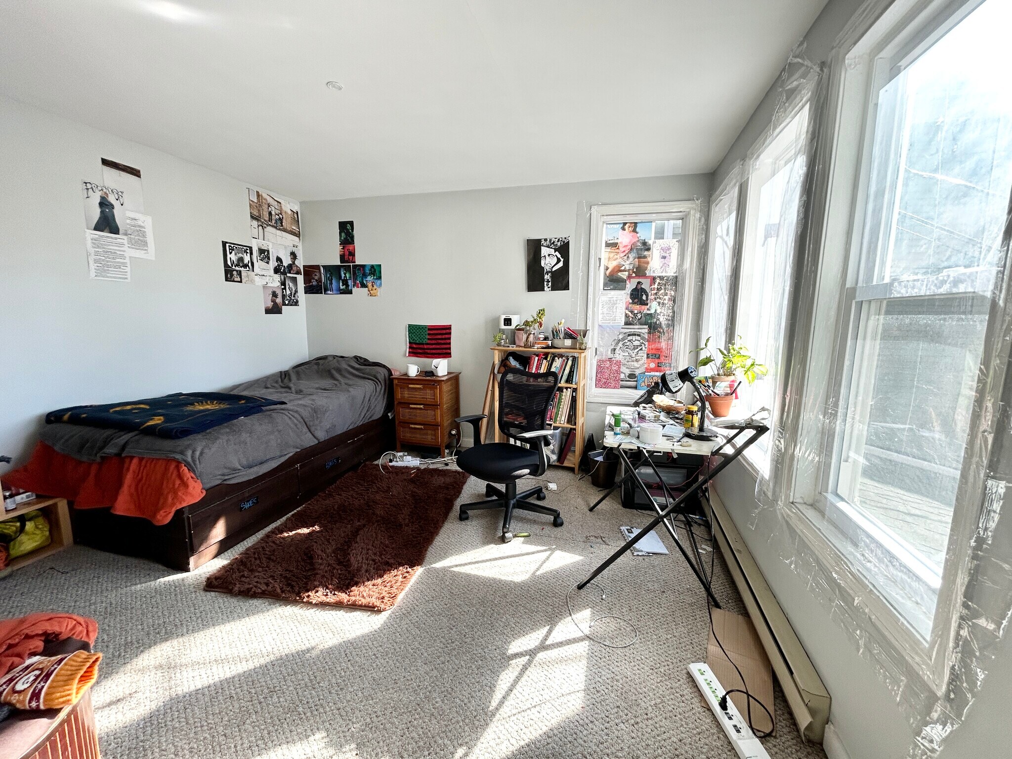 Building Photo - 33 Lawn St