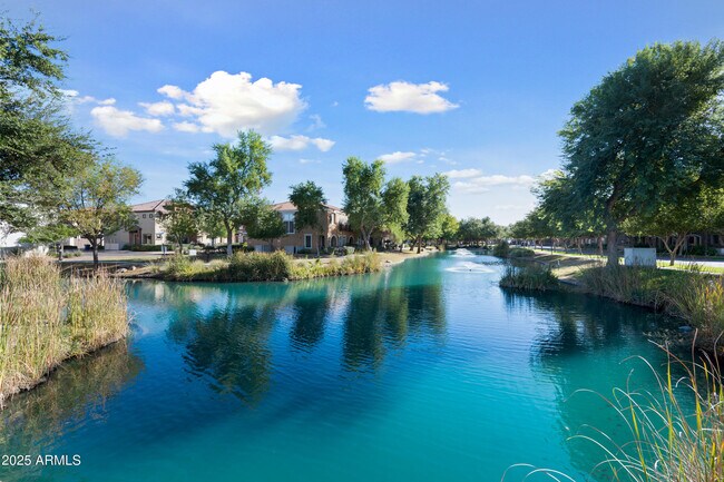 Building Photo - 1752 E CHELSEA Ln