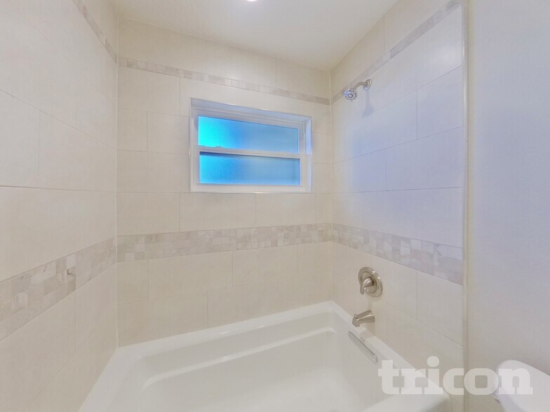 Building Photo - 2705 Knollwood Trail