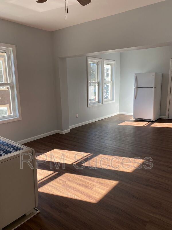 Building Photo - 591 Fourth Street