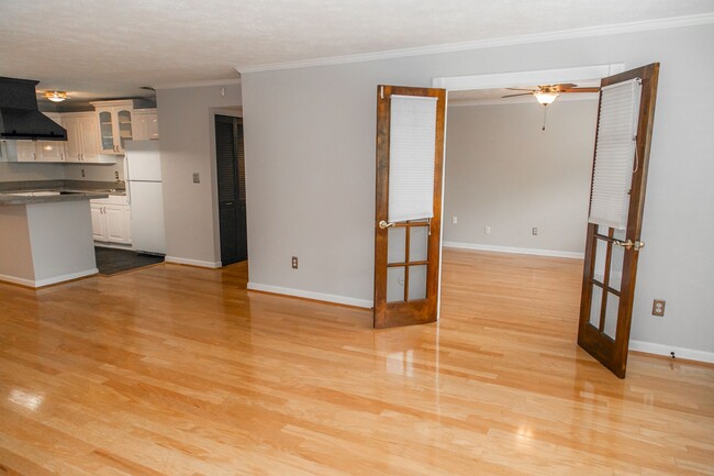 Building Photo - Welcome to Arborgate! Spacious Condo in He...