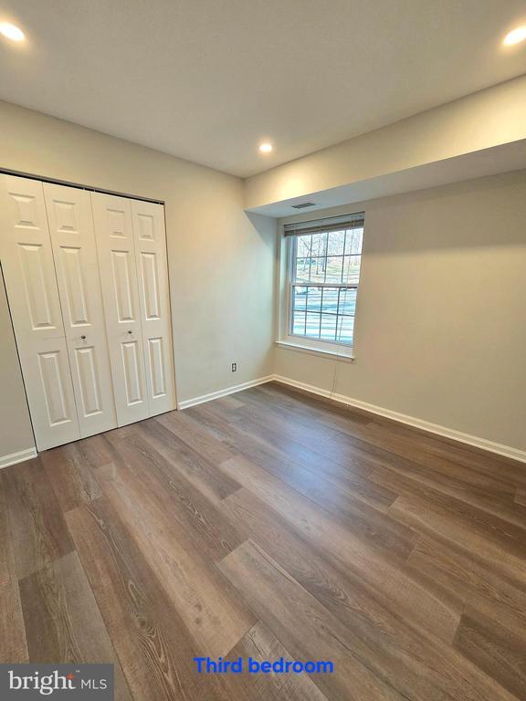 Building Photo - 5815 Cove Landing Rd