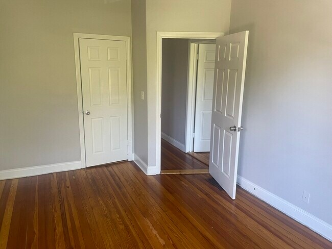 Building Photo - 139 Bowdoin St