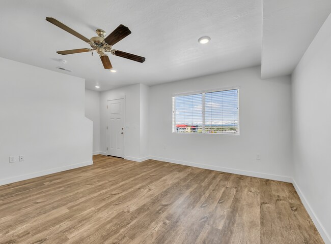 Building Photo - 14838 S Trap Rock Way