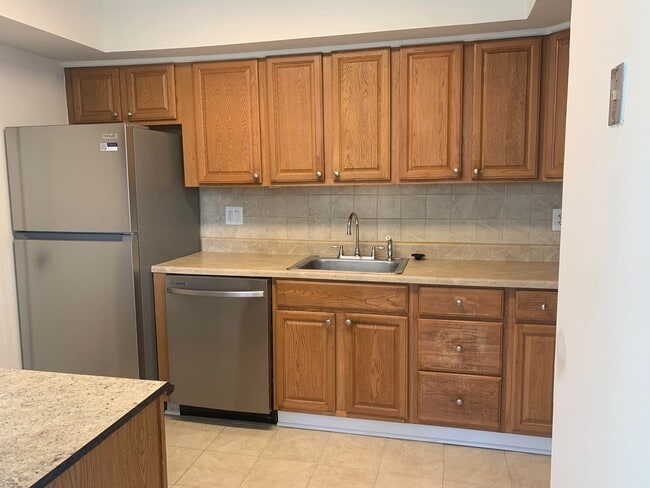 Building Photo - 2 Story, 3 bedroom, 1.5 bath Townhome in Glen Burnie