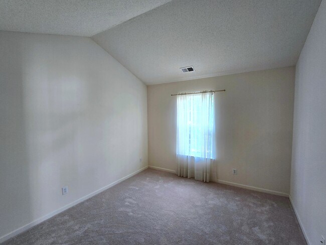 Building Photo - 5641 Fellowship Dr