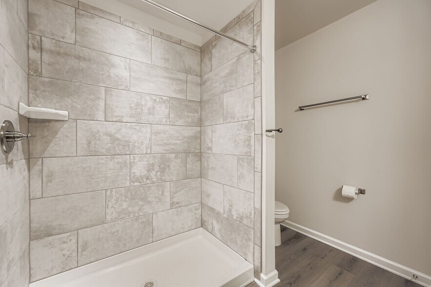 Building Photo - 121 Pyrus Ln