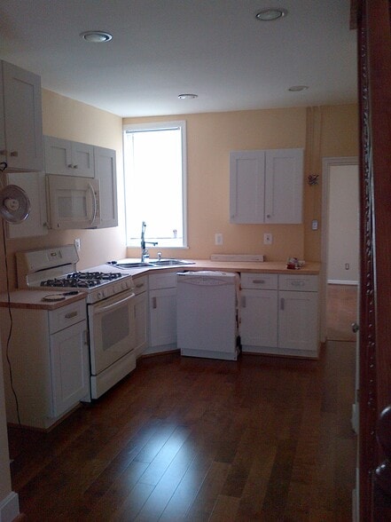 Building Photo - 3415 Hickory Ave