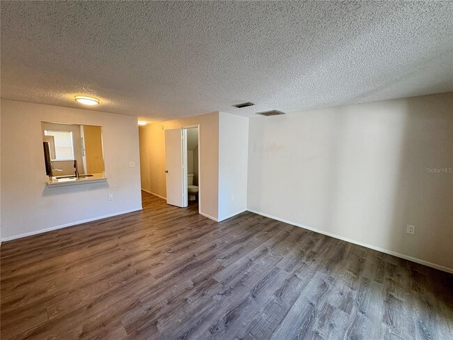 Building Photo - 312 57th Ave Dr E