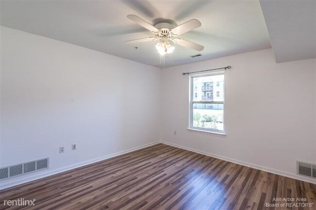 Building Photo - 1381 Millbrook Trail