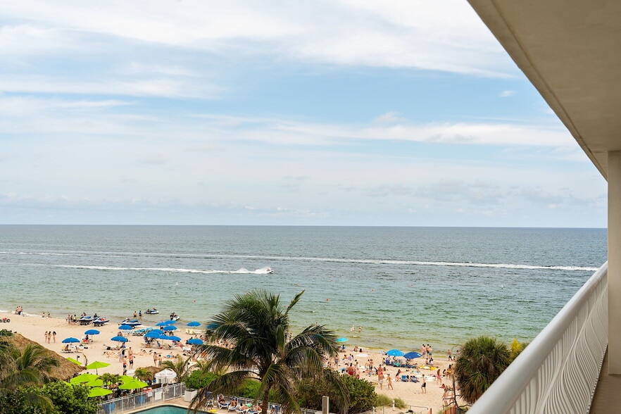 Building Photo - 4020 Galt Ocean Dr