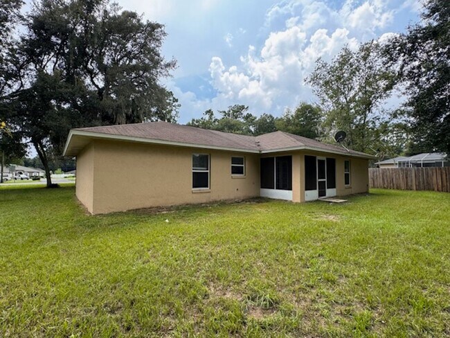 Building Photo - Price Temporary Price Drop!!! Great SE Oca...